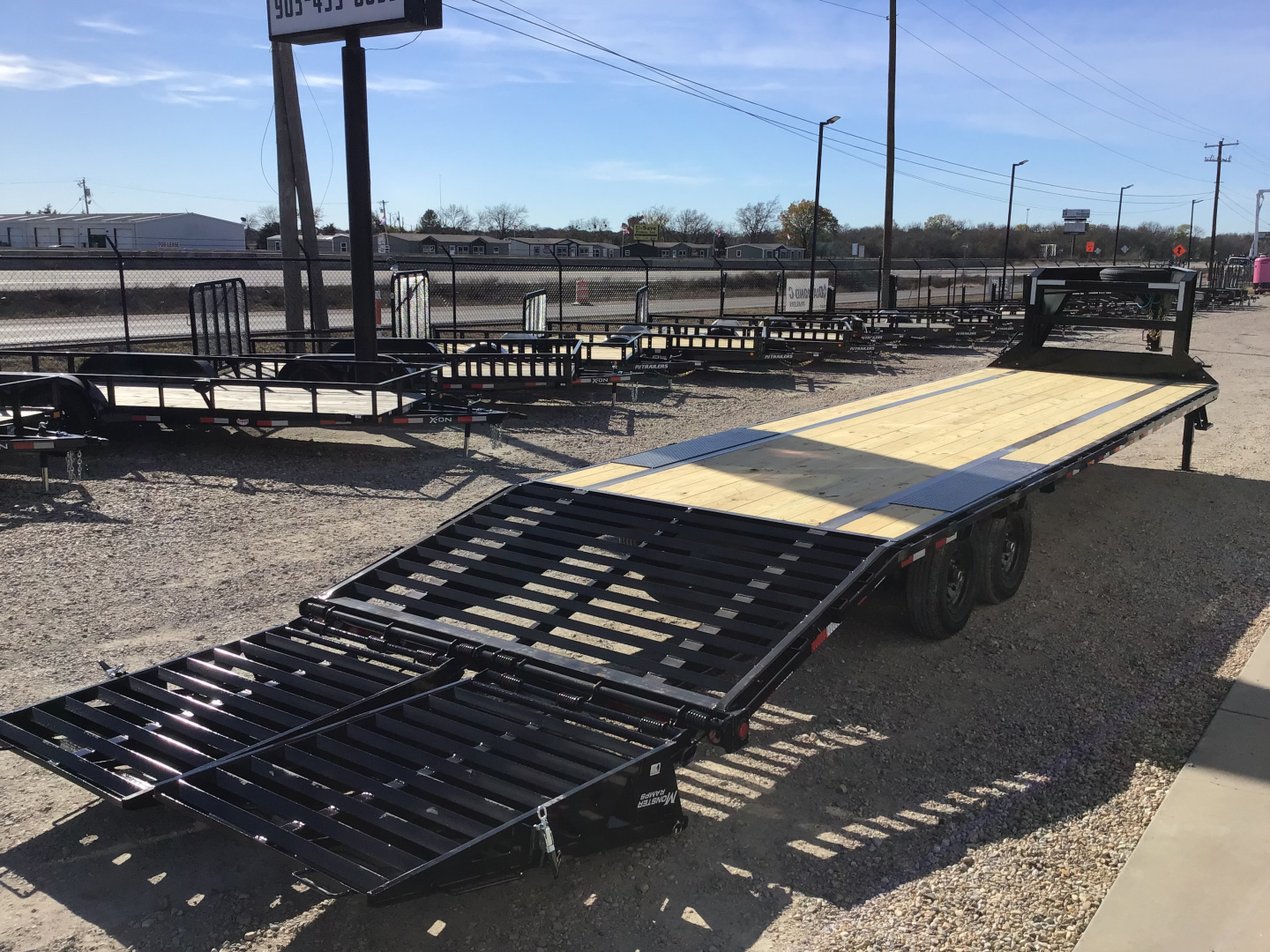 New 2026 PJ 102”x32’ Quest Gooseneck Flatbed w/ Singles – LQ