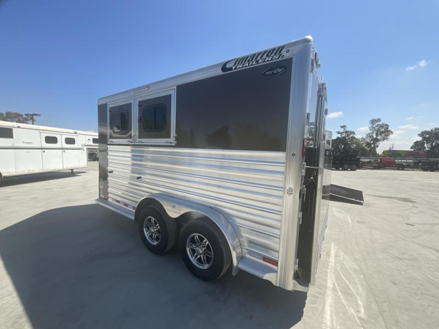 New 2025 Cimarron Trailers NS2B-RTG-K Horse Trailer