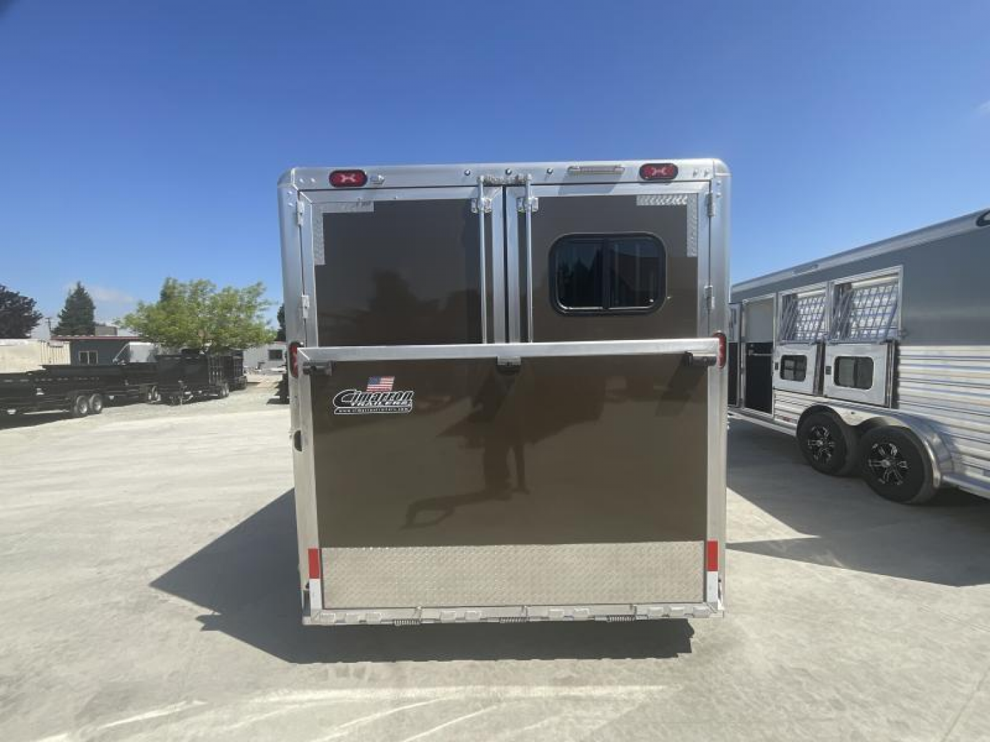 New 2025 Cimarron Trailers NS2B-RTG-K Horse Trailer
