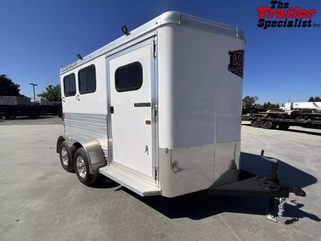 New 2025 Logan Coach BULLSEYE2BP Horse Trailer