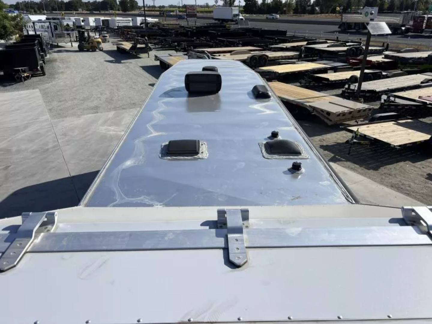 New 2026 Lakota IN8315FKP Horse Trailer