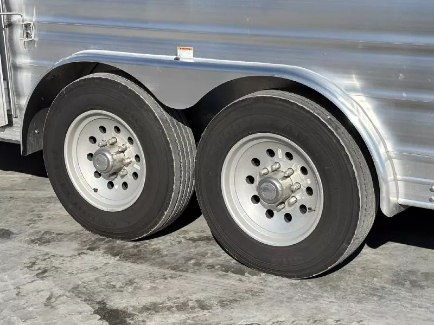 New 2026 Lakota IN8315FKP Horse Trailer