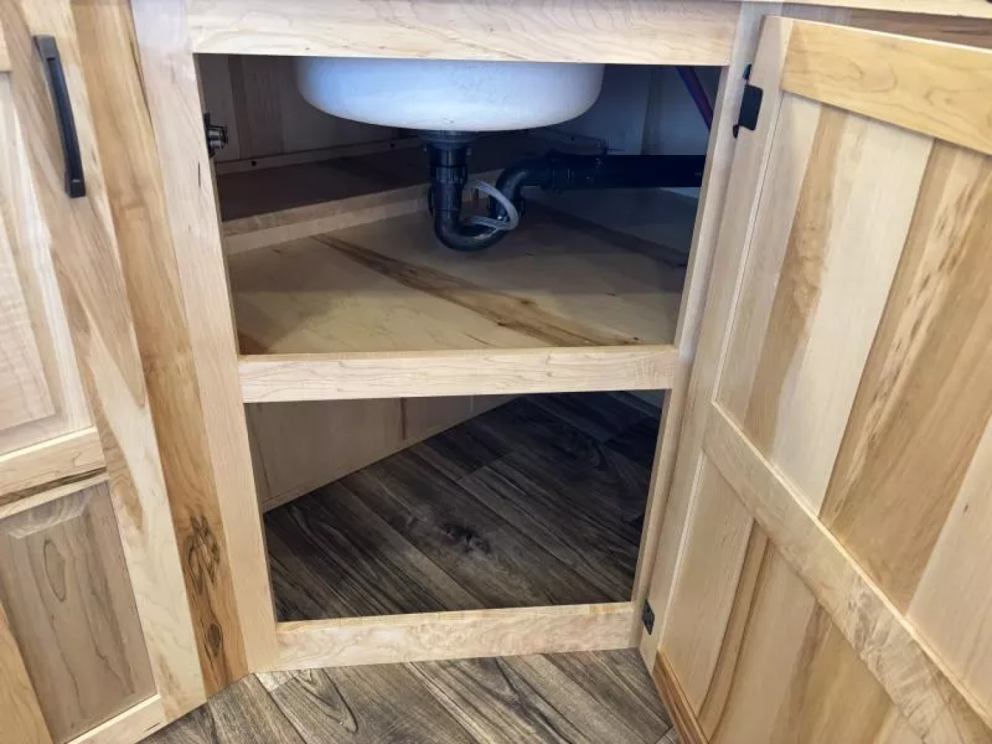 New 2026 Lakota IN8315FKP Horse Trailer