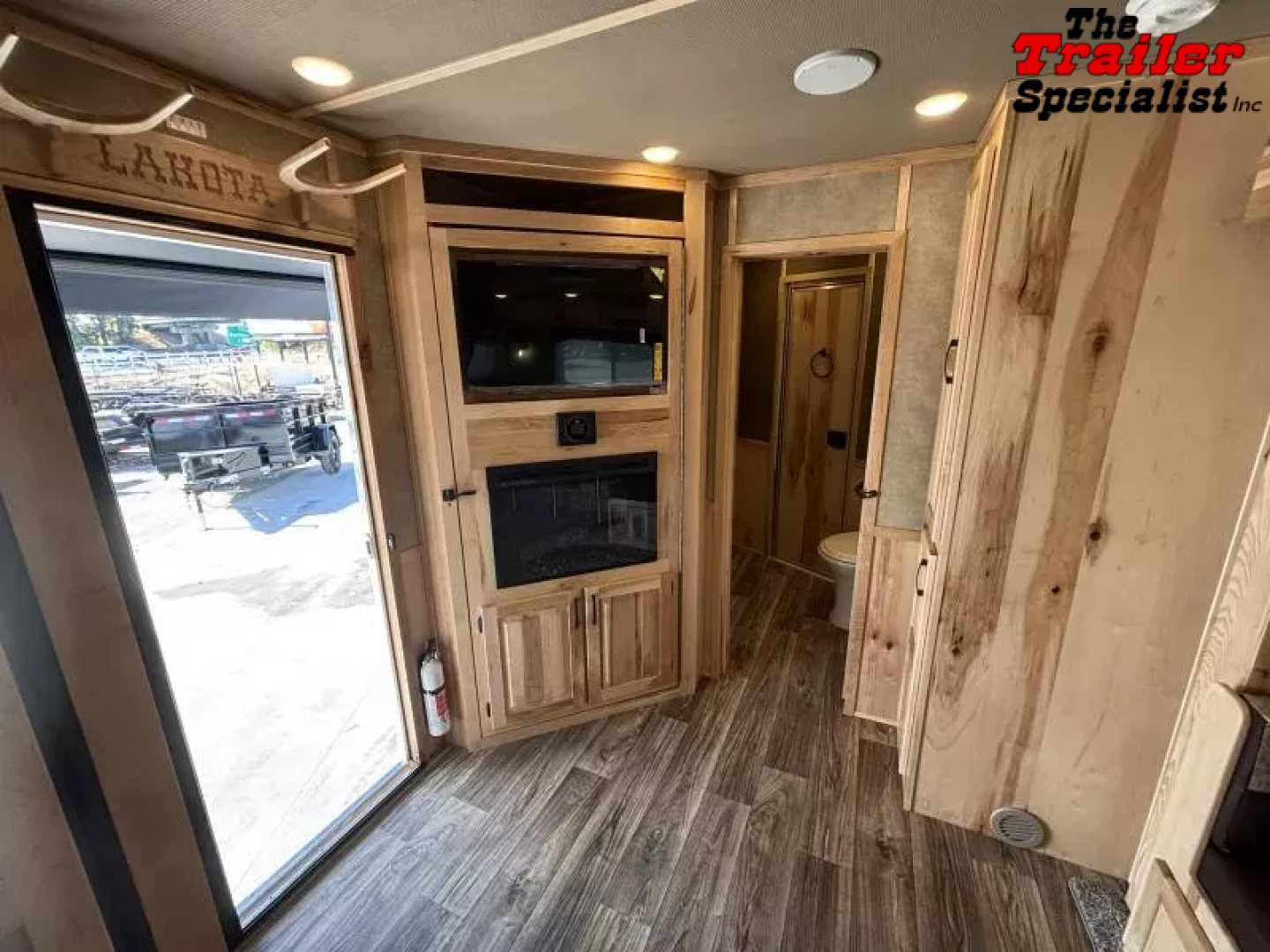 New 2026 Lakota IN8315FKP Horse Trailer