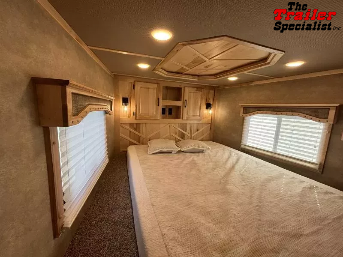 New 2026 Lakota IN8315FKP Horse Trailer