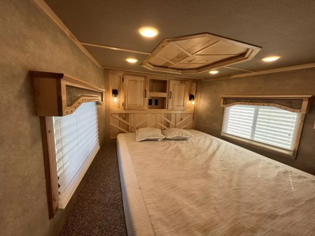 New 2026 Lakota IN8315FKP Horse Trailer