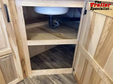 New 2026 Lakota IN8315FKP Horse Trailer