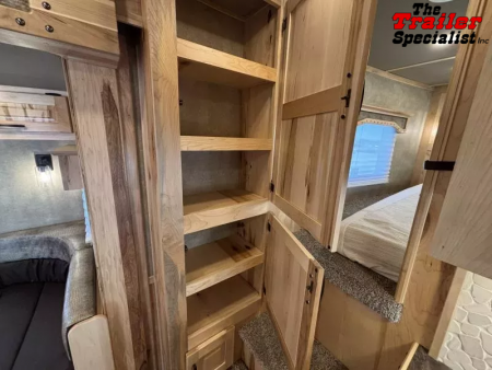 New 2026 Lakota IN8315FKP Horse Trailer