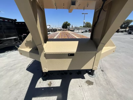 New 2025 Diamond C Trailers FMAX216L35X102HDT Flatbed Trailer