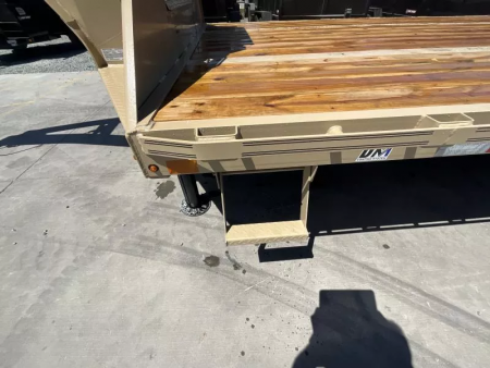 New 2025 Diamond C Trailers FMAX216L35X102HDT Flatbed Trailer