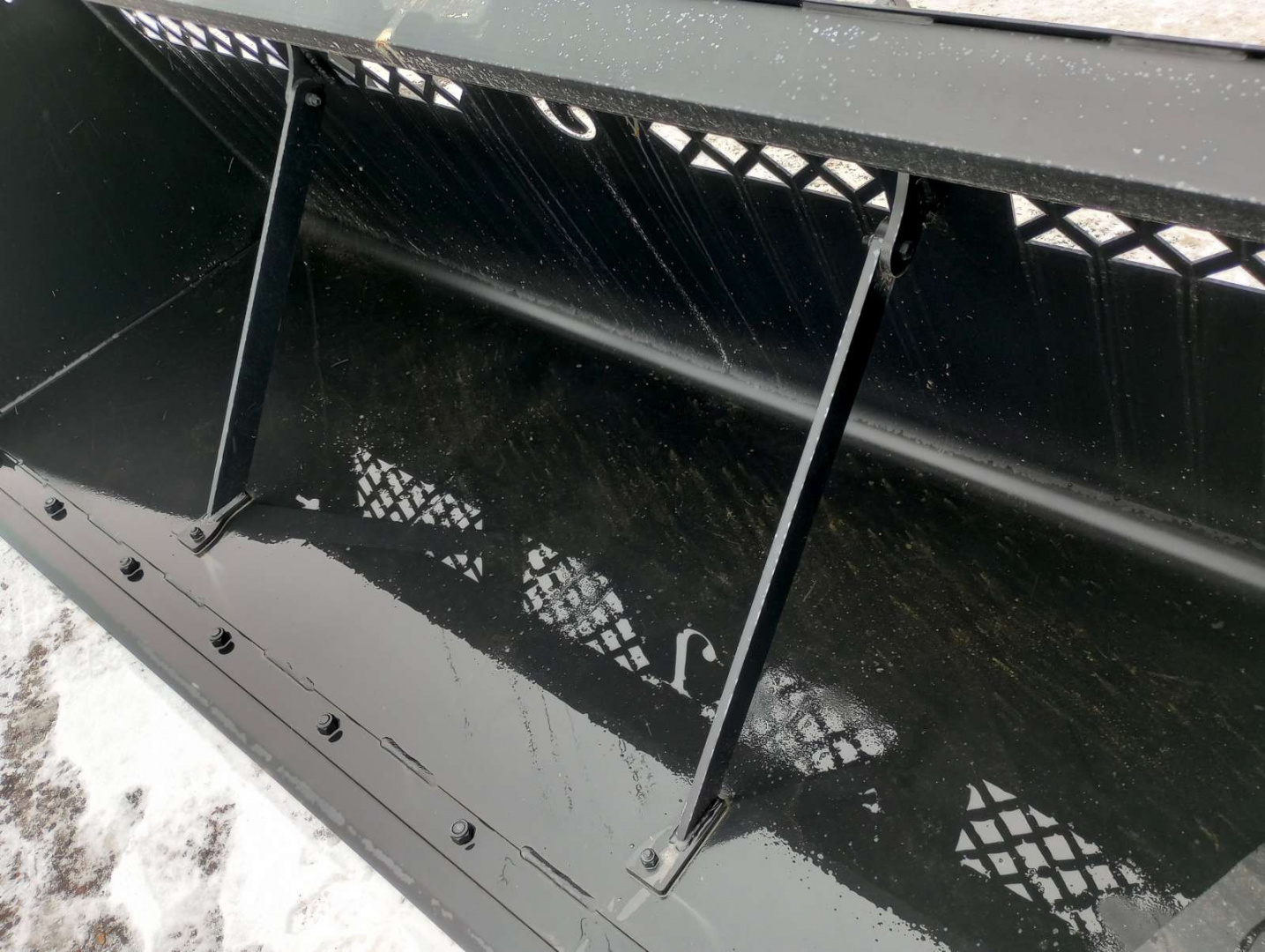 New 2025 Jenkins Iron and Steel 9' Snow Bucket Attachment