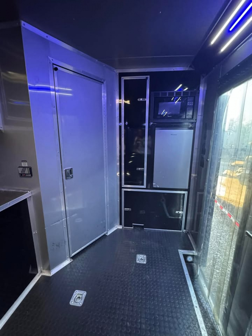 Used USED 2023 Continental Cargo 8.5X34 RACE TRAILER BATHROOM PACKAGE OVER $10,000 WORTH OF ADD-ONS!!! ELECTRIC AWNING & MINI SPLIT!! Car / Racing Trailer