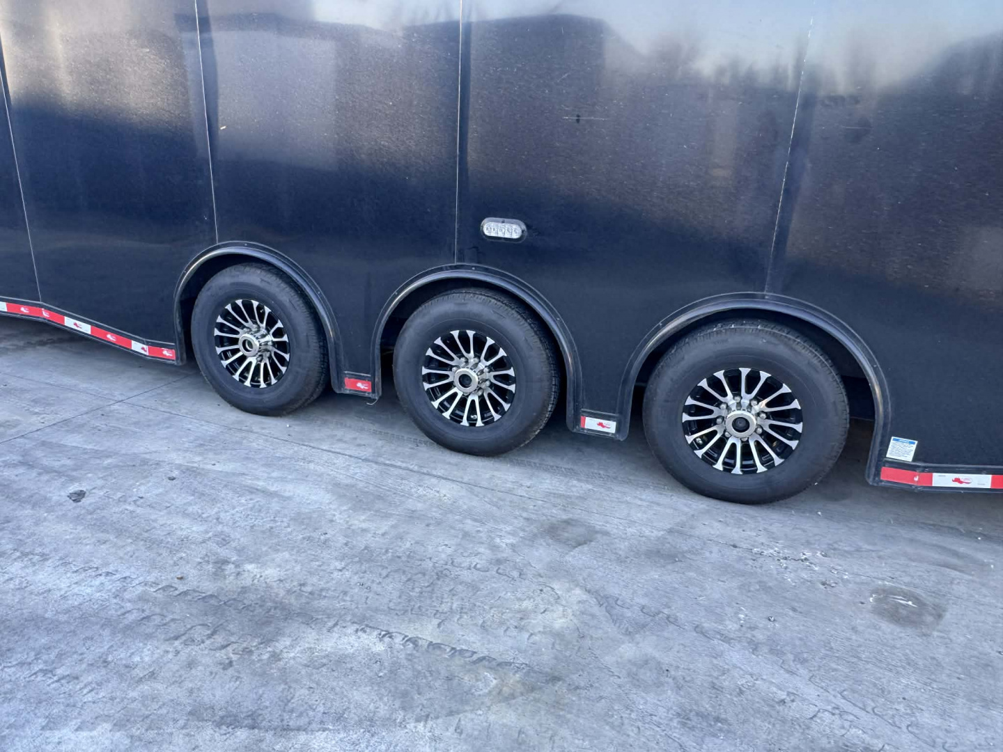 Used USED 2023 Continental Cargo 8.5X34 RACE TRAILER BATHROOM PACKAGE OVER $10,000 WORTH OF ADD-ONS!!! ELECTRIC AWNING & MINI SPLIT!! Car / Racing Trailer