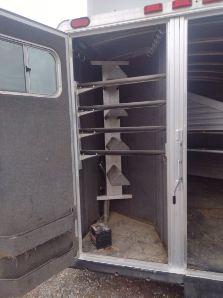 Used 2003 Elite Trailers 4 horse weekender Trailer