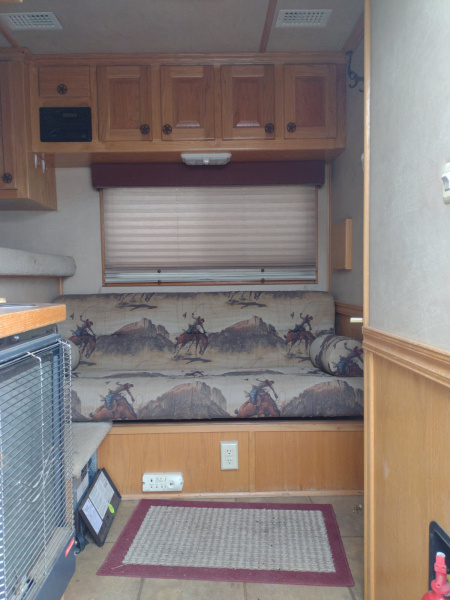 Used 2003 Elite Trailers 4 horse weekender Trailer