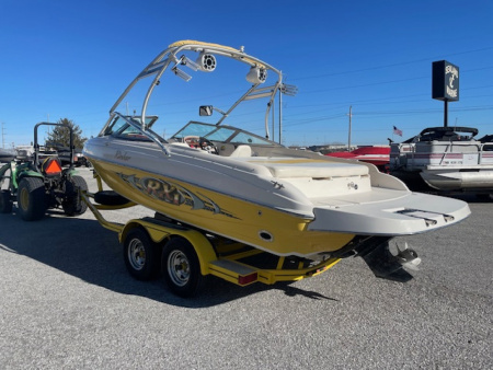 Used 2003 Rinker 212 Captiva Bowrider