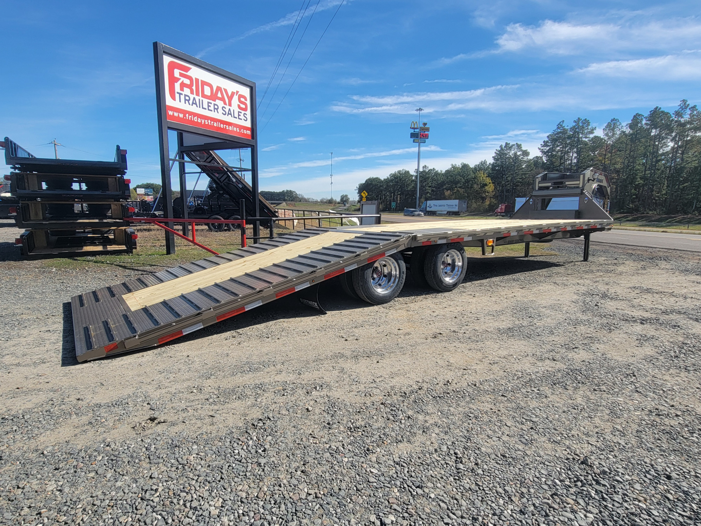 New 2026 Diamond C Trailers FMAX212 32' x 102" Hydraulic Dovetail Pacesetter Edition