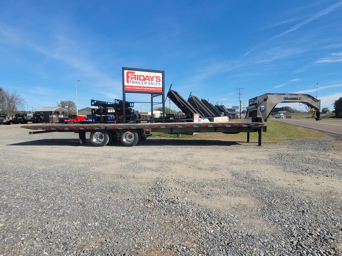 New 2026 Diamond C Trailers FMAX212 32' x 102" Hydraulic Dovetail Pacesetter Edition