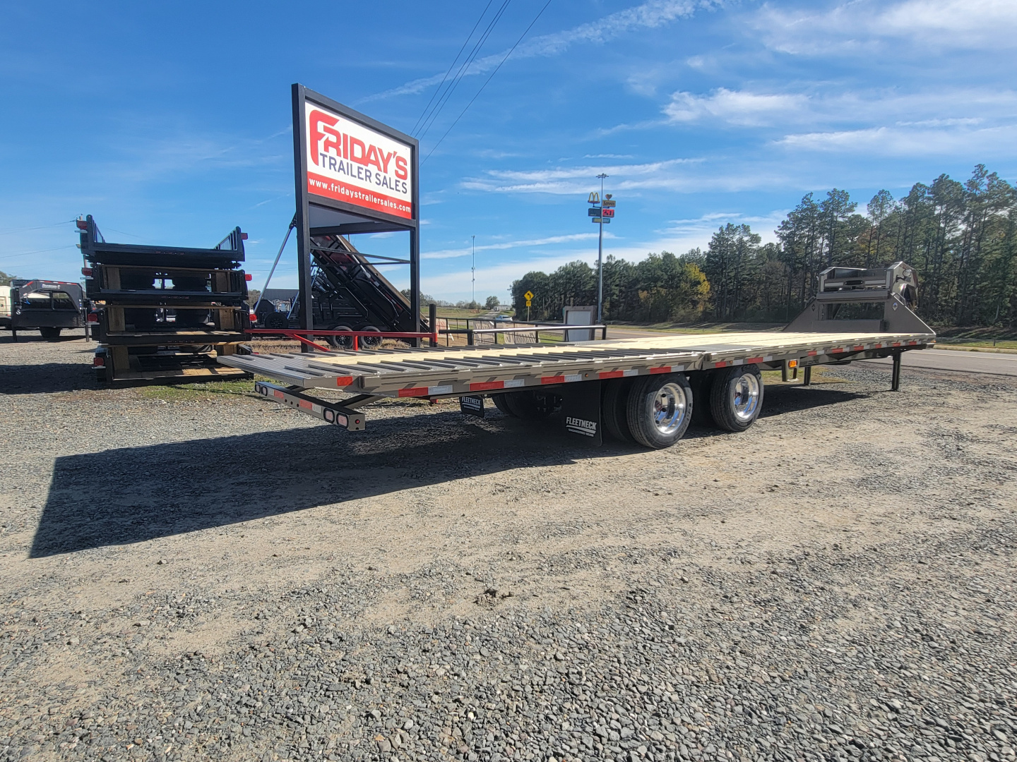 New 2026 Diamond C Trailers FMAX212 32' x 102" Hydraulic Dovetail Pacesetter Edition