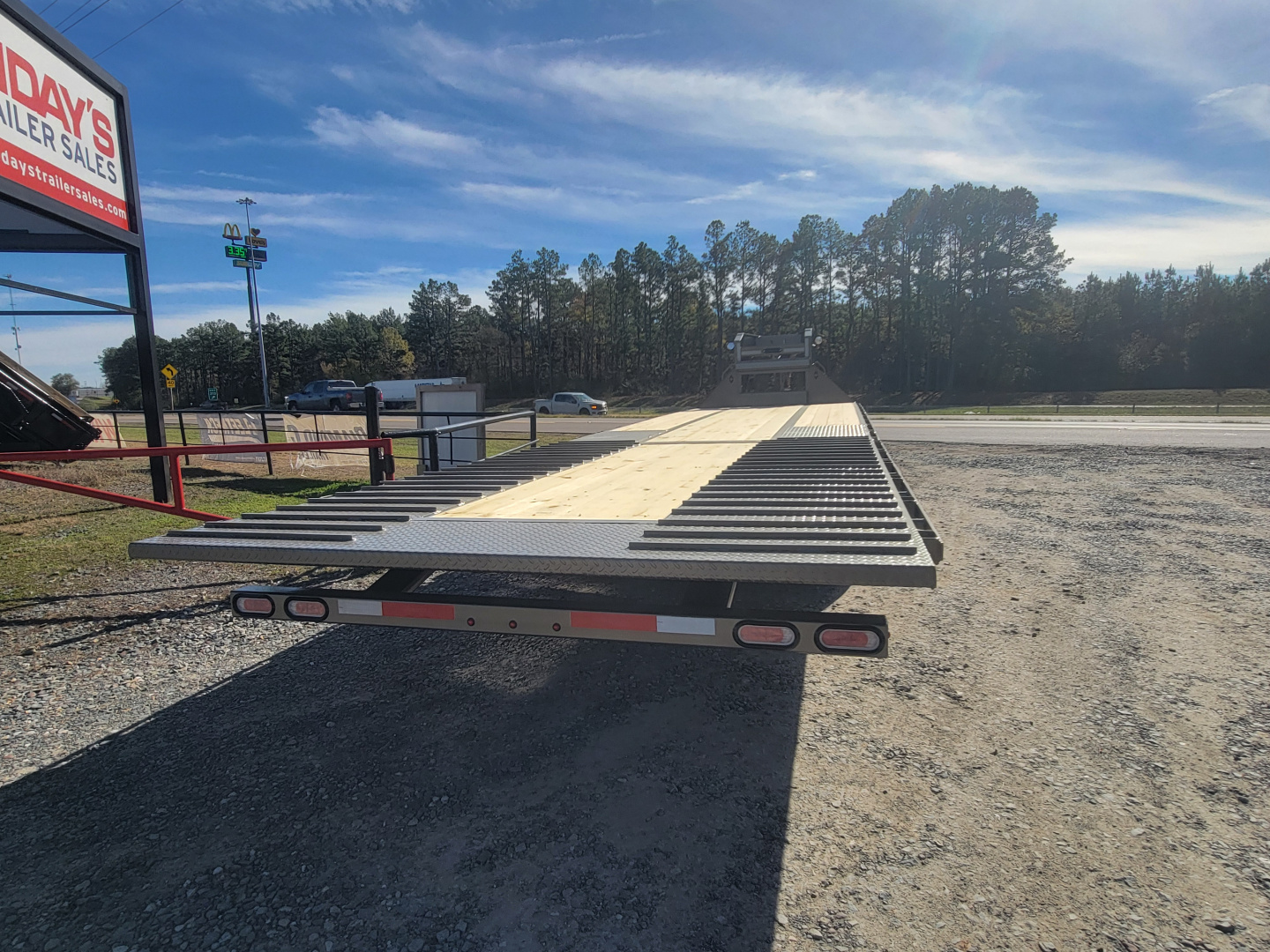 New 2026 Diamond C Trailers FMAX212 32' x 102" Hydraulic Dovetail Pacesetter Edition