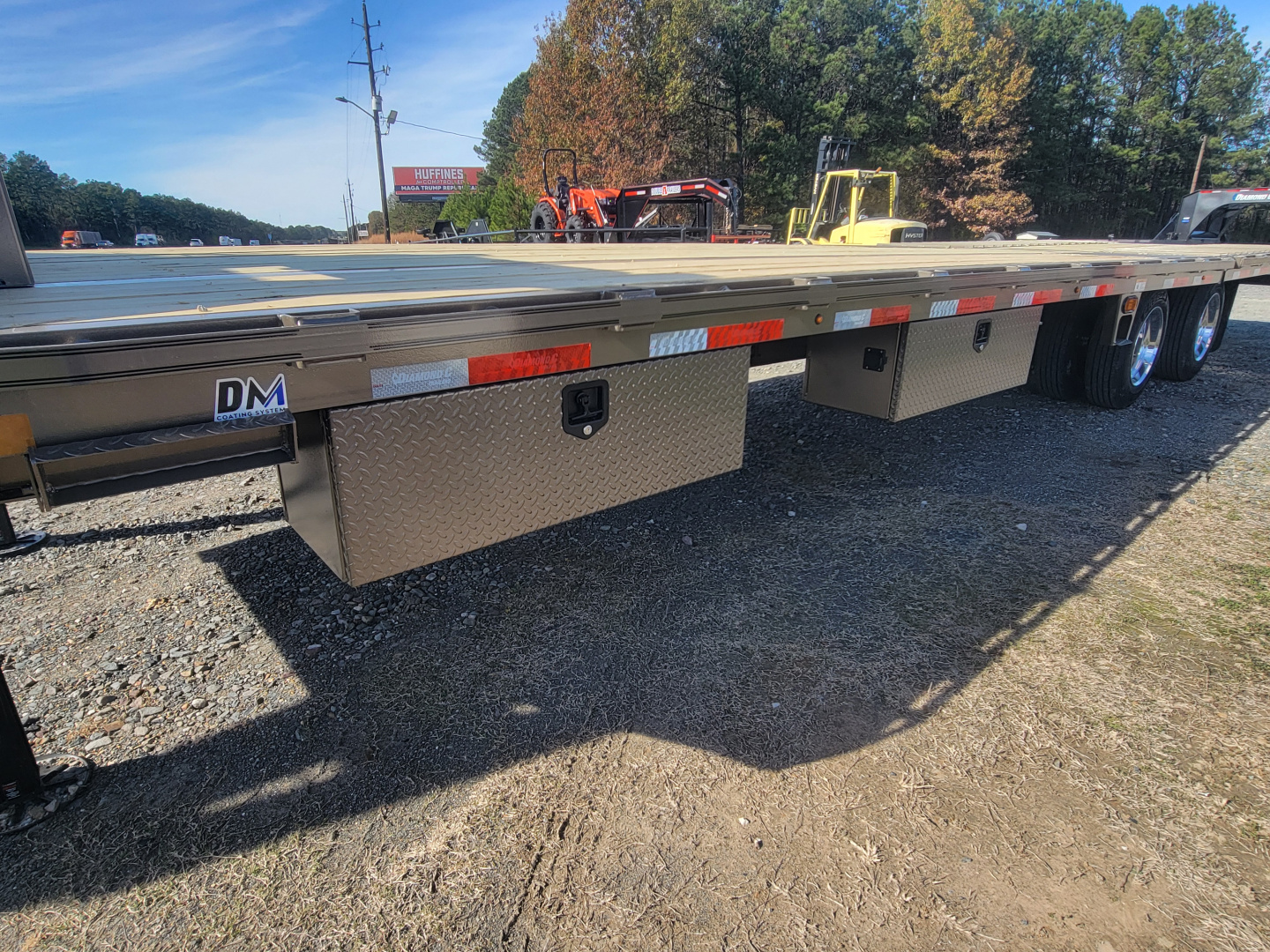 New 2026 Diamond C Trailers FMAX212 32' x 102" Hydraulic Dovetail Pacesetter Edition