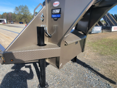 New 2026 Diamond C Trailers FMAX212 32' x 102" Hydraulic Dovetail Pacesetter Edition