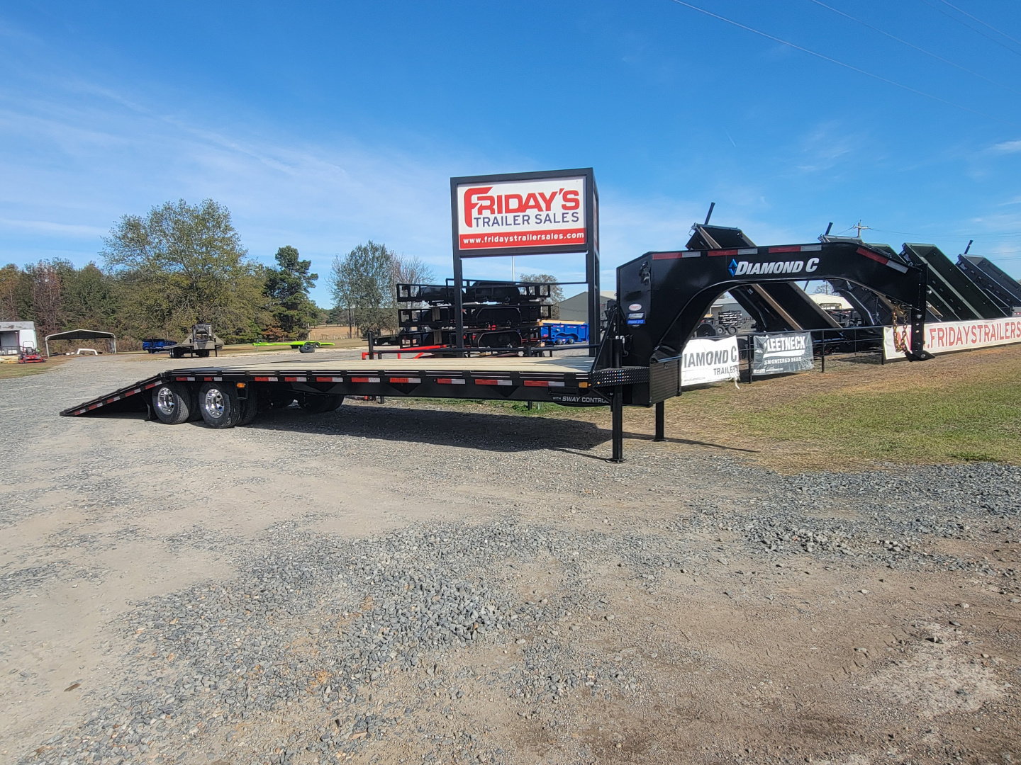 New 2026 Diamond C Trailers FMAX212 35' x 102" Hydraulic Dovetail Pacesetter Edition