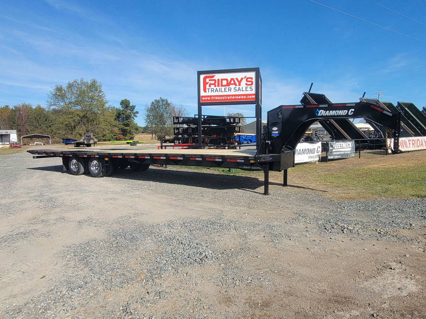 New 2026 Diamond C Trailers FMAX212 35' x 102" Hydraulic Dovetail Pacesetter Edition