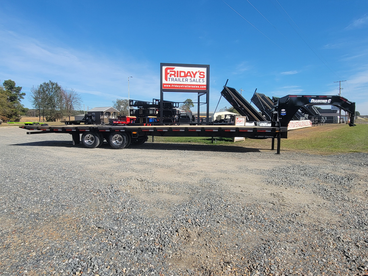 New 2026 Diamond C Trailers FMAX212 35' x 102" Hydraulic Dovetail Pacesetter Edition