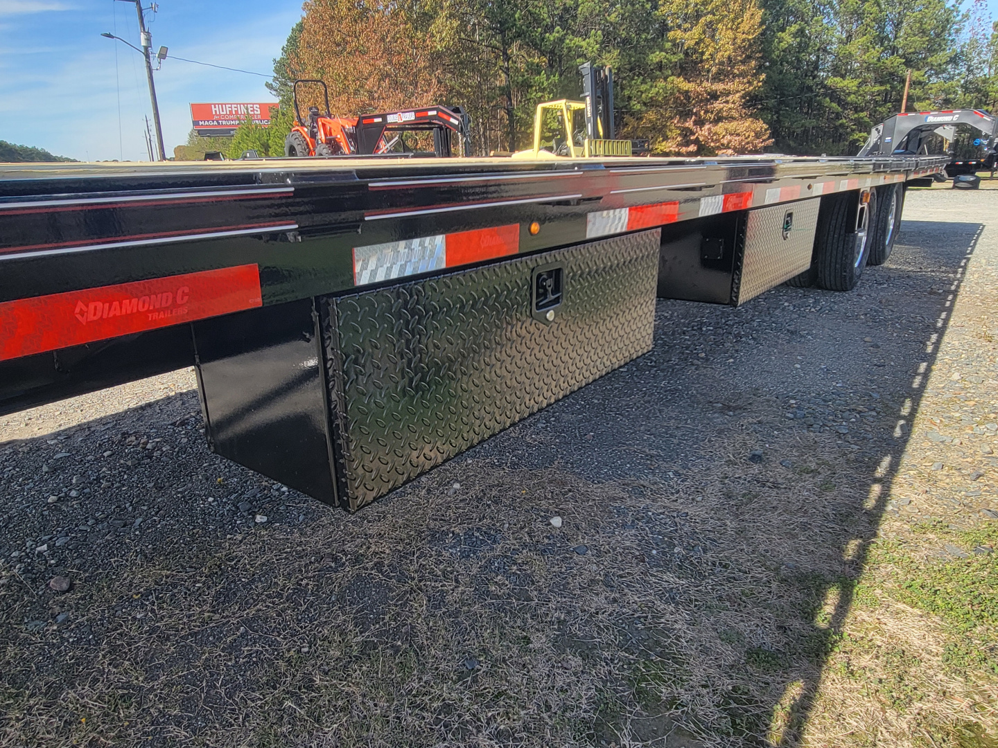 New 2026 Diamond C Trailers FMAX212 35' x 102" Hydraulic Dovetail Pacesetter Edition