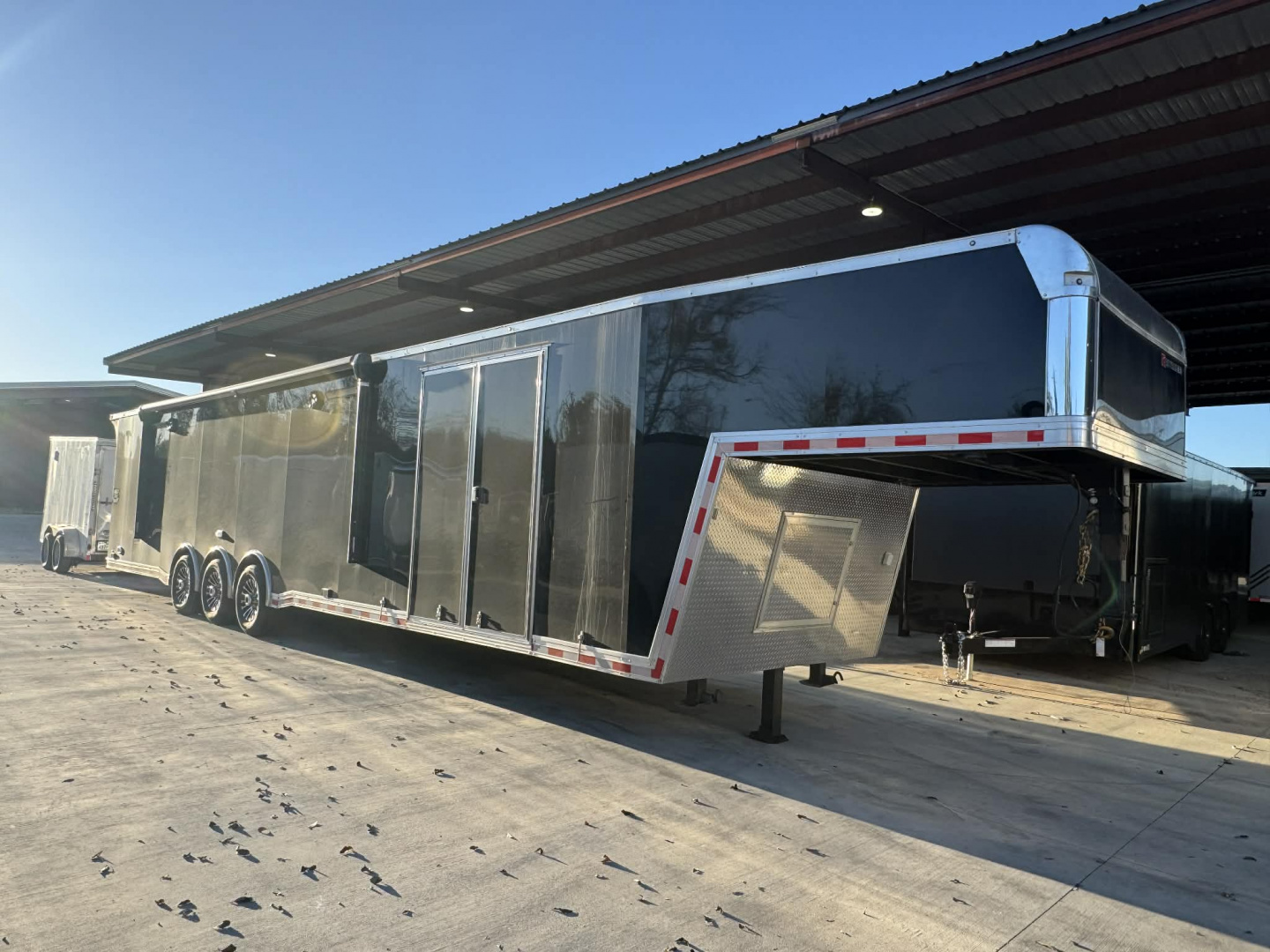 New 2025 RC Trailers 8.5X44 GOOSENECK TRAILER ELECTRIC AWNING Car / Racing Trailer