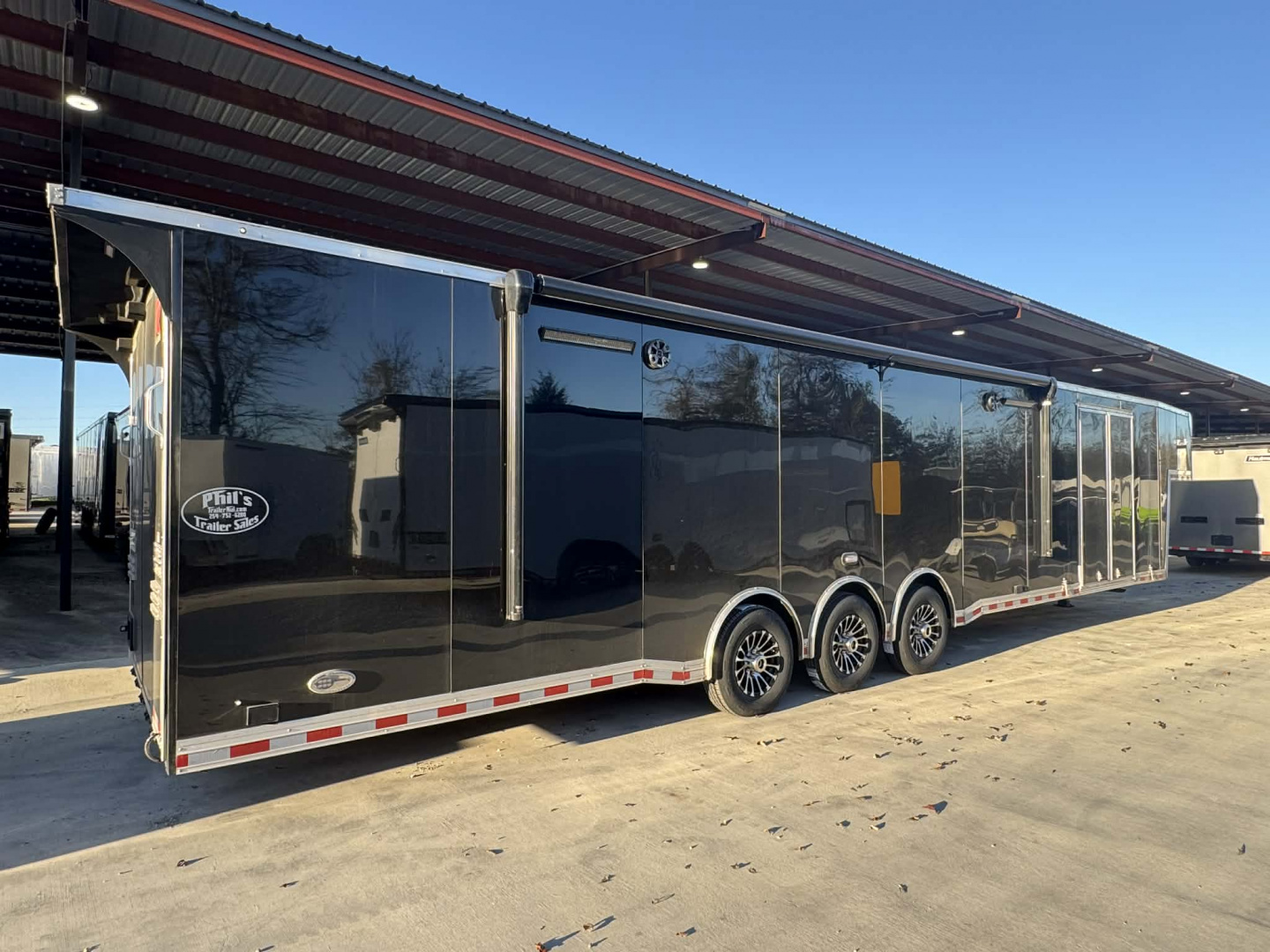 New 2025 RC Trailers 8.5X44 GOOSENECK TRAILER ELECTRIC AWNING Car / Racing Trailer