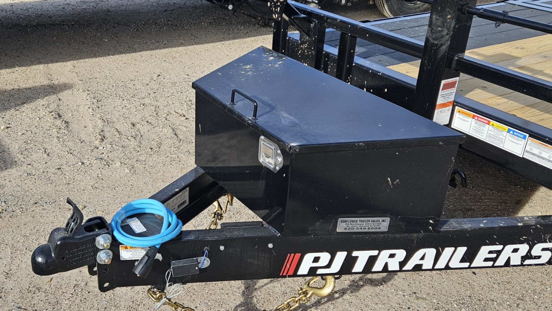 New 2026 PJ Trailers 83" x 22' 6" Channel Equipment (T6) Tilt Trailer