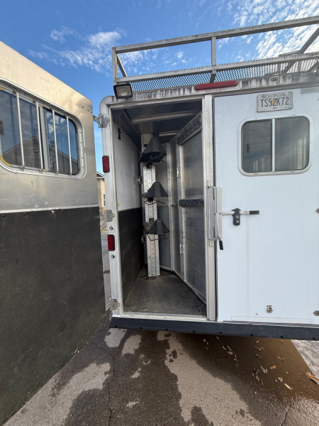 Used 2008 Featherlite Trailers 3H Slant GN LQ Shell Horse Trailer