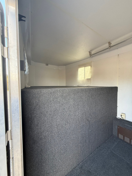 Used 2008 Featherlite Trailers 3H Slant GN LQ Shell Horse Trailer