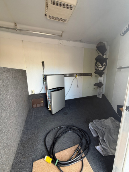 Used 2008 Featherlite Trailers 3H Slant GN LQ Shell Horse Trailer