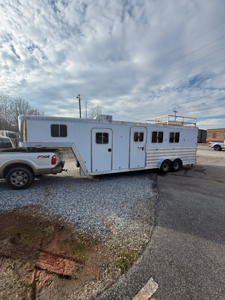 Used 2008 Featherlite Trailers 3H Slant GN LQ Shell Horse Trailer