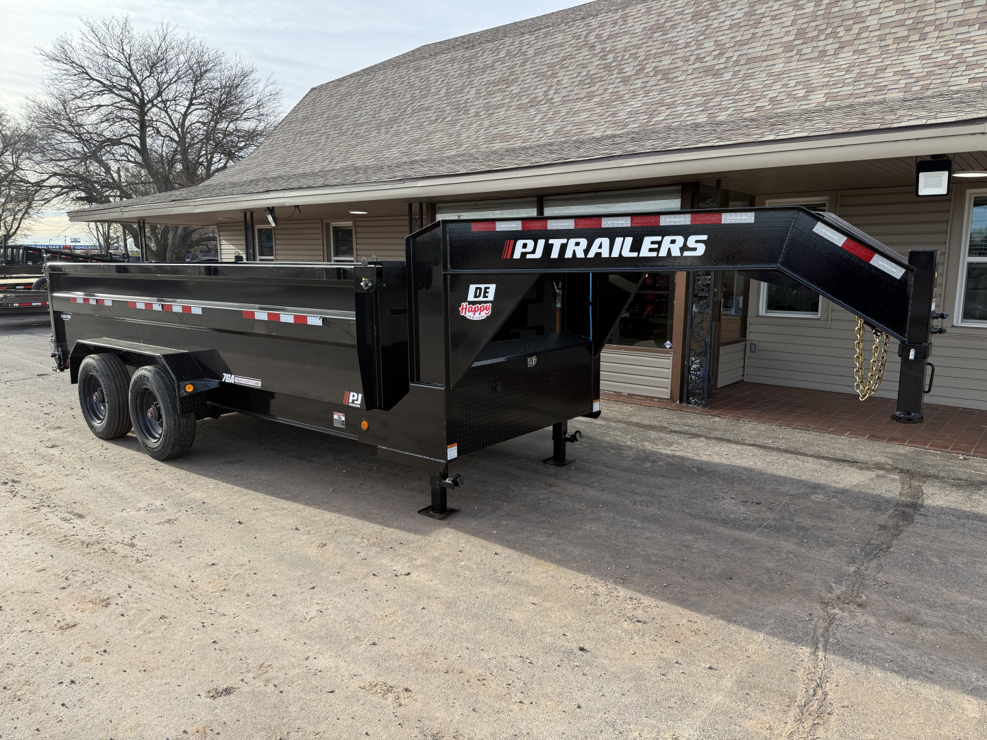 New 2026 PJ 82"x16' GN Tandem Axle HD Low Pro Dump w/ 36" Sides – DE