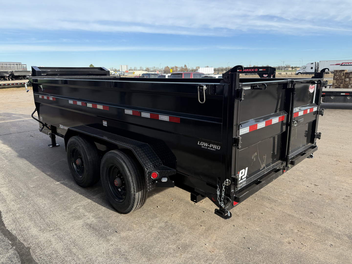 New 2026 PJ 82"x16' GN Tandem Axle HD Low Pro Dump w/ 36" Sides – DE