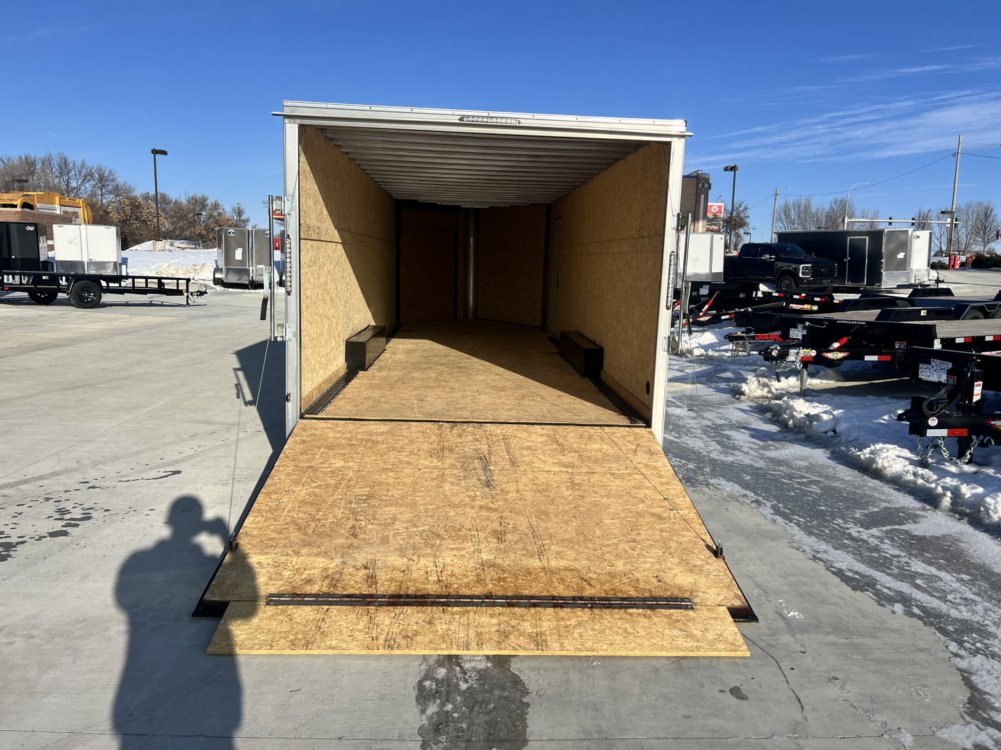 Used 2022 R&M Manufacturing 829 drive out Cargo / Enclosed Trailer