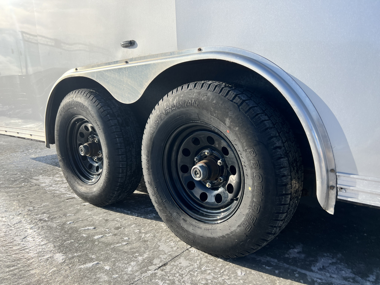 Used 2022 R&M Manufacturing 829 drive out Cargo / Enclosed Trailer