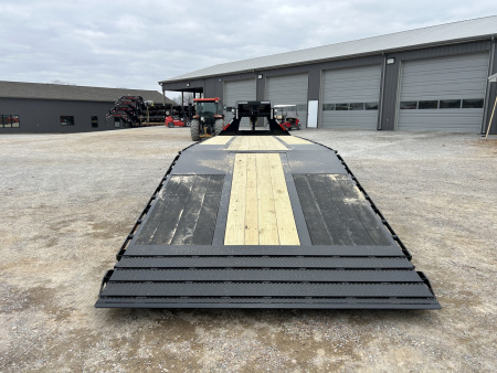 New 2026 MAXXD Gooseneck Trailer | 32' x 102' 30K GVWR