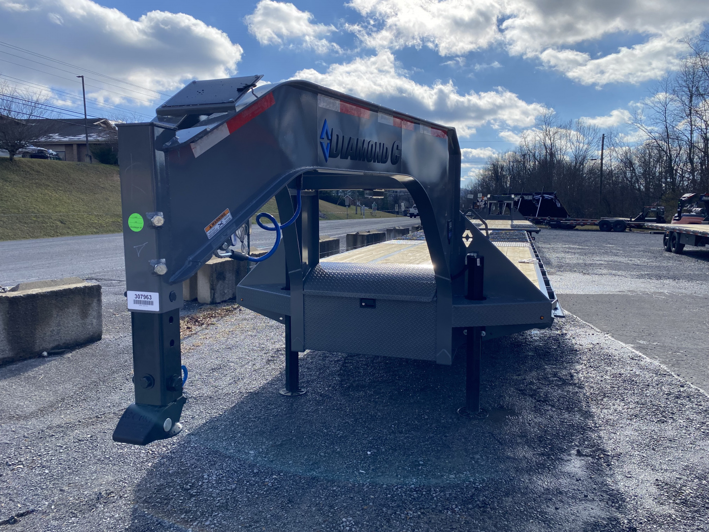 New 2026 Diamond C FMAX210 GOOSENECK TRAILER HYDRO JACKS & DOVE ALUMINUM OUTER RIMS