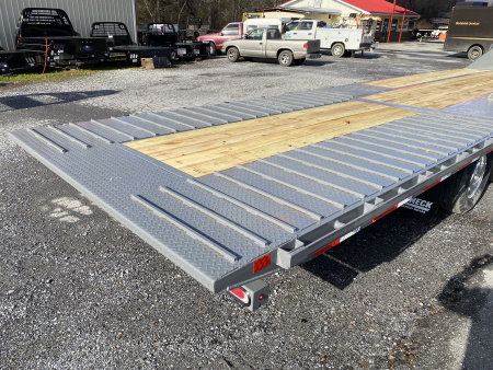 New 2026 Diamond C FMAX210 GOOSENECK TRAILER HYDRO JACKS & DOVE ALUMINUM OUTER RIMS