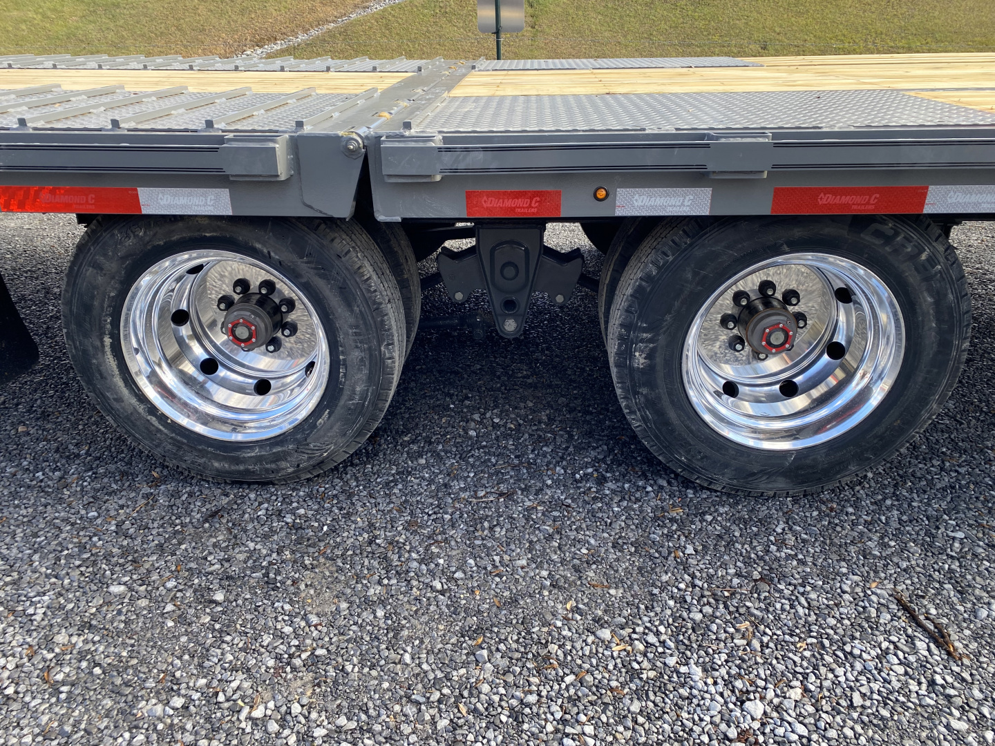 New 2026 Diamond C FMAX212 GOOSENECK TRAILER PACESETTER EDITION LOADED HYDRO JACKS & DOVE DISC BRAKES 17.5 ALUMINUM OUTER RIMS