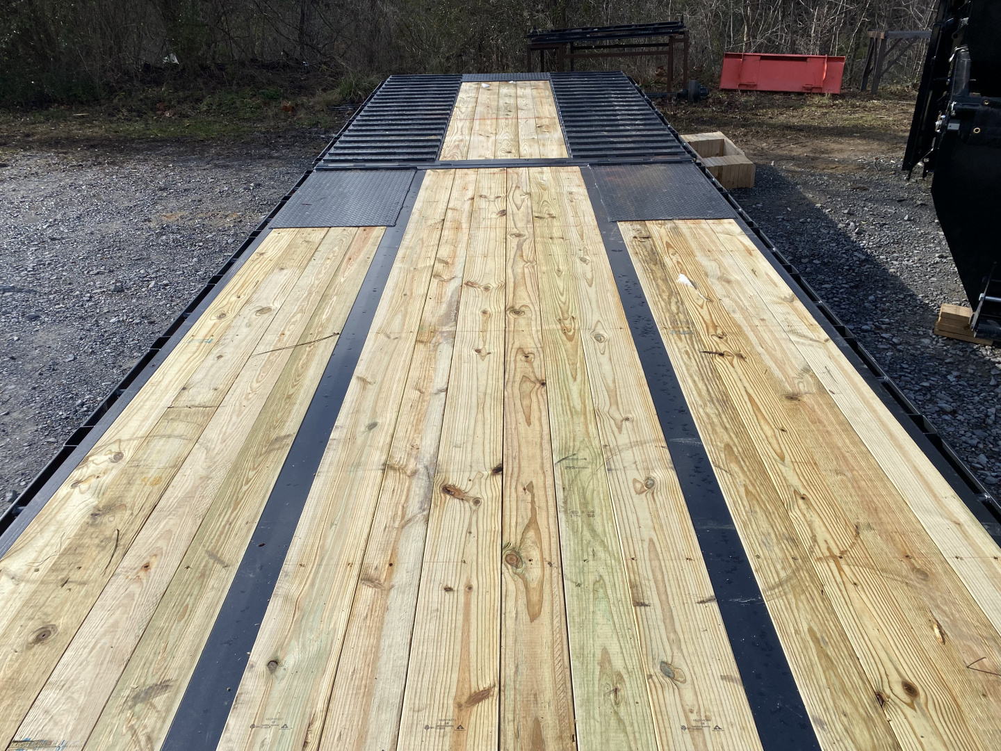 New 2026 Diamond C FMAX212 GOOSENECK TRAILER HYDRO JACKS & DOVE ALUMINUM OUTER RIMS