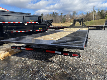 New 2026 Diamond C FMAX212 GOOSENECK TRAILER HYDRO JACKS & DOVE ALUMINUM OUTER RIMS