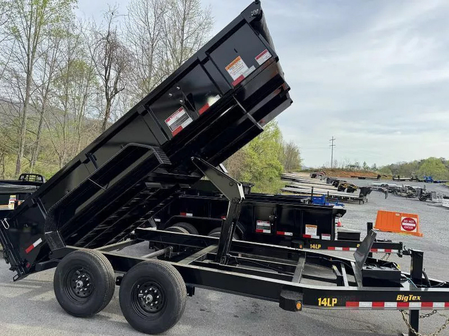 New 2026 Big Tex 14LP-14 Dump Trailer 7X14 SCISSORS LIFT WITH TARP RAMPS STABILIZER FEET , COMBO GATE