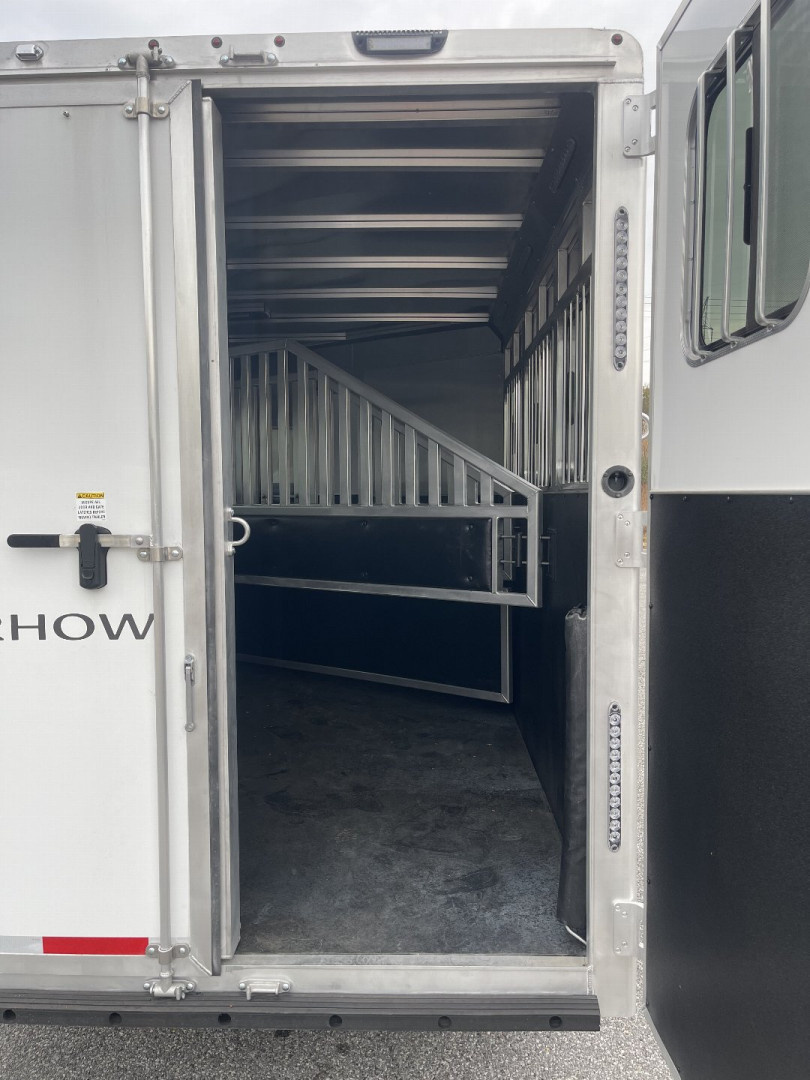 New 2026 Merhow Trailers Bronco 3H GN SL Horse Trailer