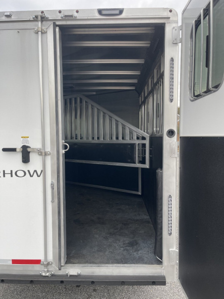 New 2026 Merhow Trailers Bronco 3H GN SL Horse Trailer